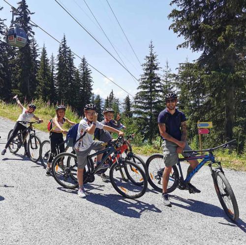 Les Elfes International summer camp - mountain bike 2 light