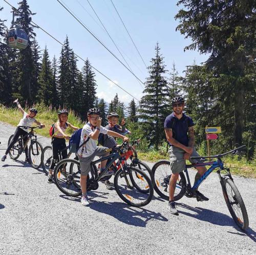 Les Elfes International summer camp - mountain bike 2 light